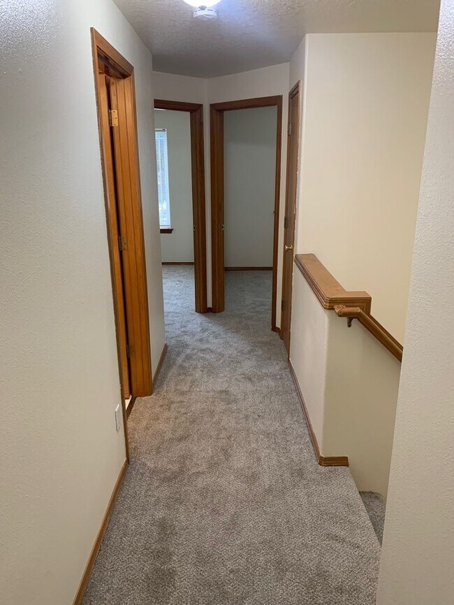 Building Photo - wuw01