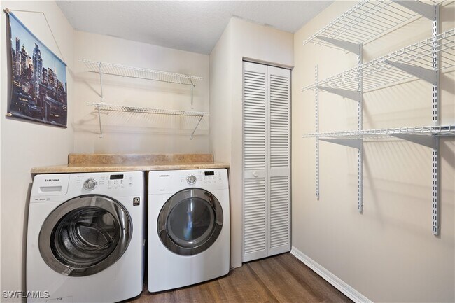 Building Photo - 121 Gabriel Cir