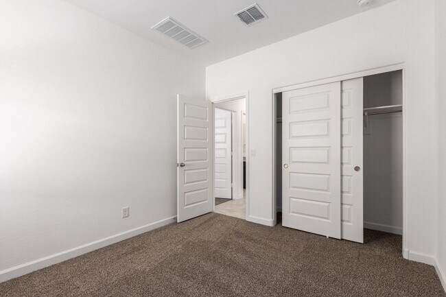 Building Photo - Brand New - Never Lived In 4 Bedroom / 2 B...