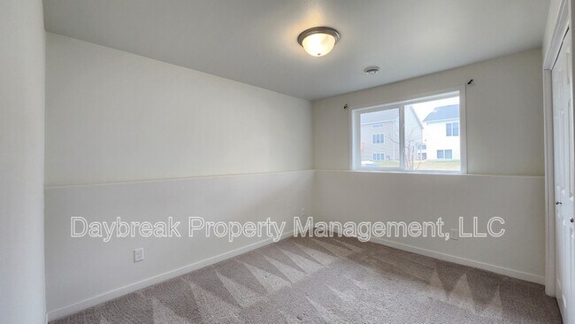 Building Photo - 2584 66th Ave S