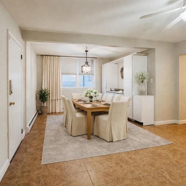 Building Photo - 11 W 44th St