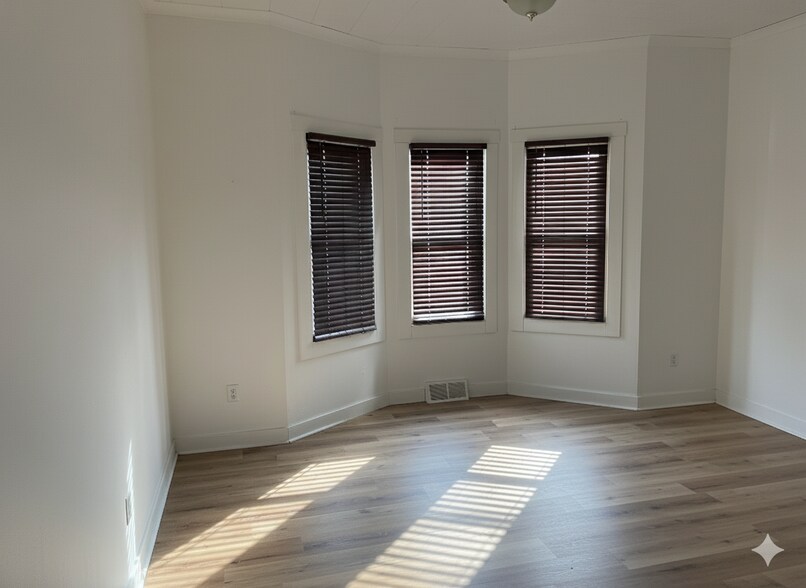 Building Photo - 1619 10th St S