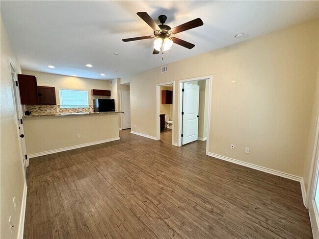 Building Photo - 1915 Dartmouth St