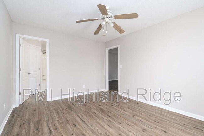 Building Photo - 2414 Lismore Dr