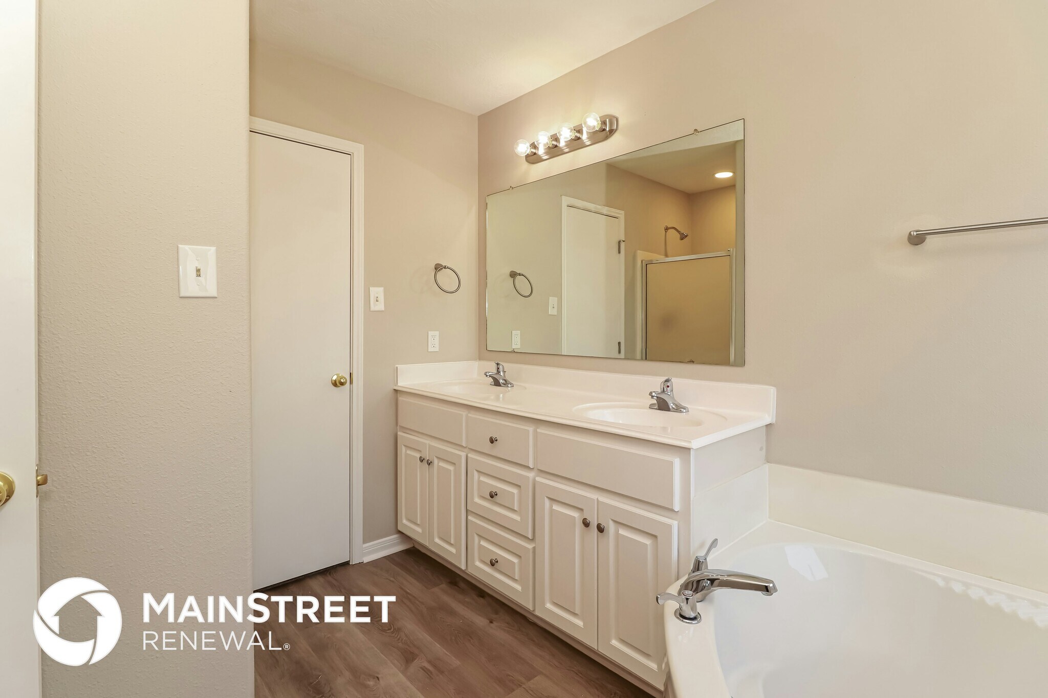 Building Photo - 16360 Hidden River Ct