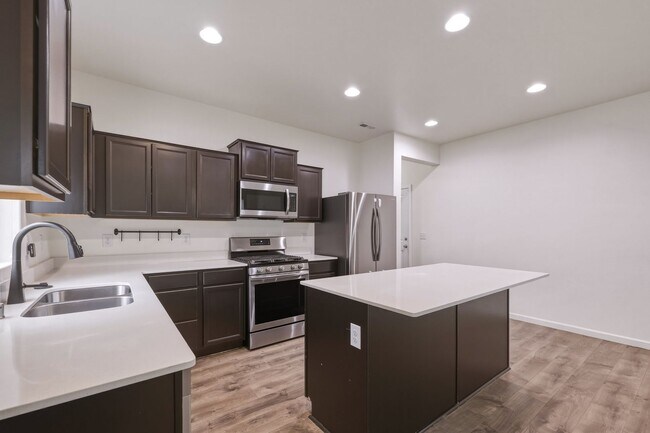 Building Photo - MOVE IN READY NOW! A/C! Multi generational living? Home office? Tumwater School District