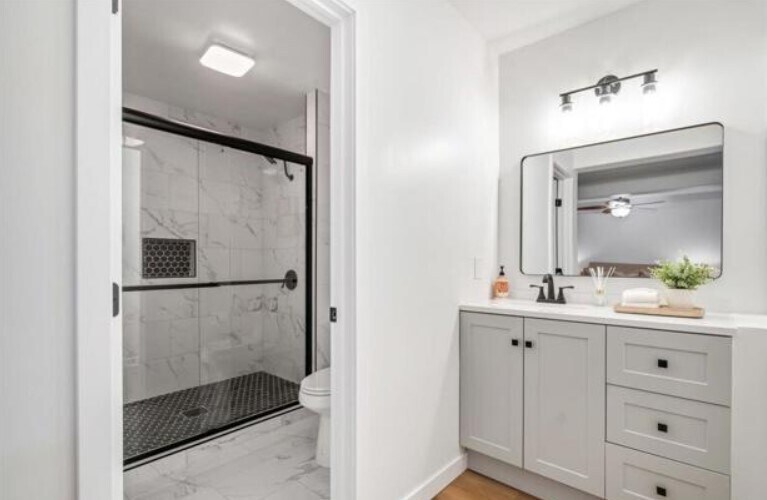 Master Bathroom - 2335 Caringa Way