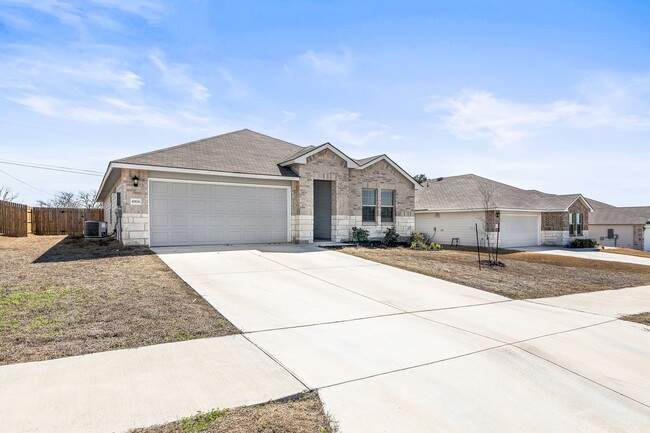 Building Photo - 4906 Karen Grn Dr