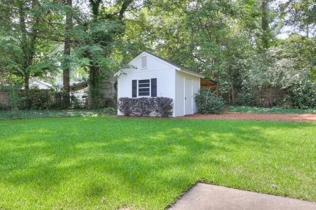 Building Photo - Beautiful Ranch in Montclair!