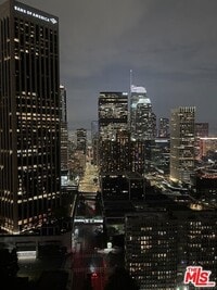 Building Photo - 800 W 1st St