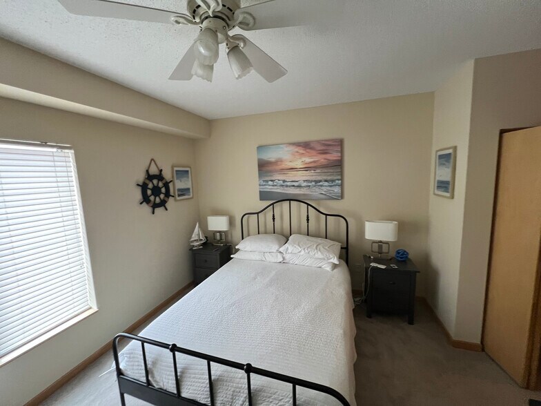 Building Photo - 7600 Lyndale Ave S