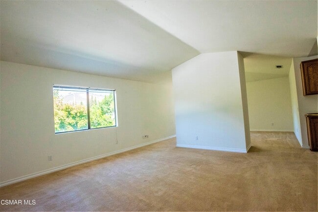 Building Photo - 5627 Middle Crest Dr