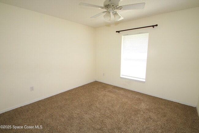 Building Photo - 2295 Botanica Cir
