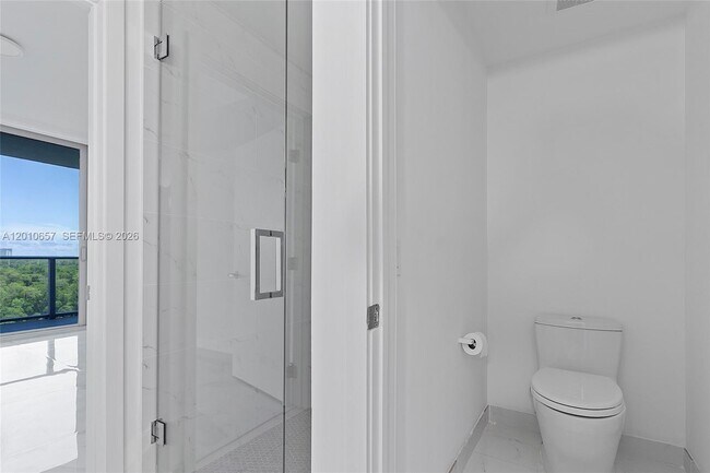 Building Photo - 16385 Biscayne Blvd