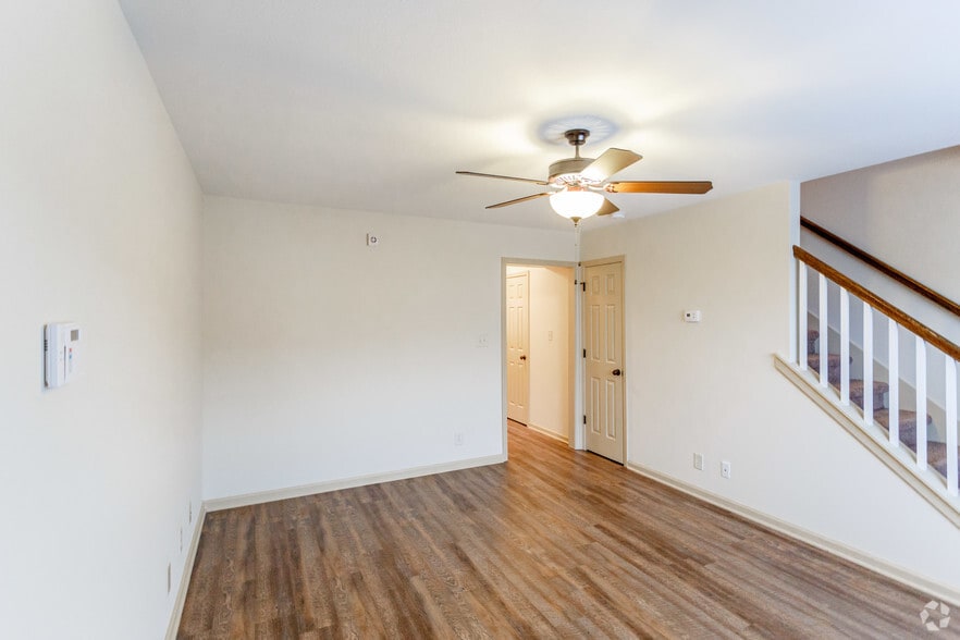 The Centre 925 Tiny Town Rd Clarksville TN 37042 Apartment Finder