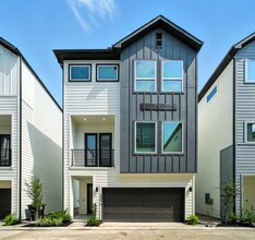 Building Photo - 2304 Hoskins Dr