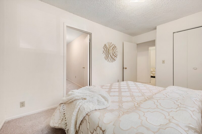 Building Photo - 3035 Oneal Pkwy