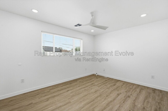Building Photo - 7314 E Diamond St