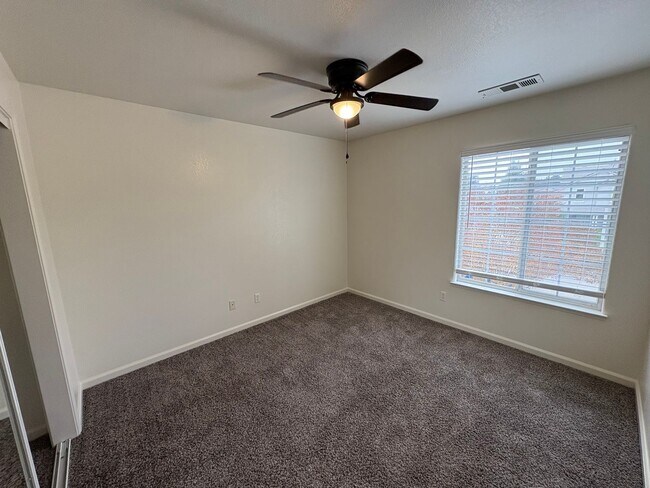 Building Photo - Spectacular home available now in a great neighborhood!