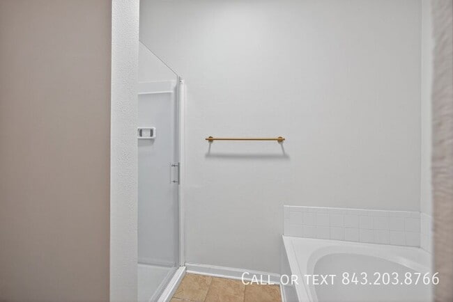 Building Photo - 1589 Cambridge Lakes Dr