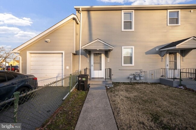 Building Photo - 555 S Marlyn Ave