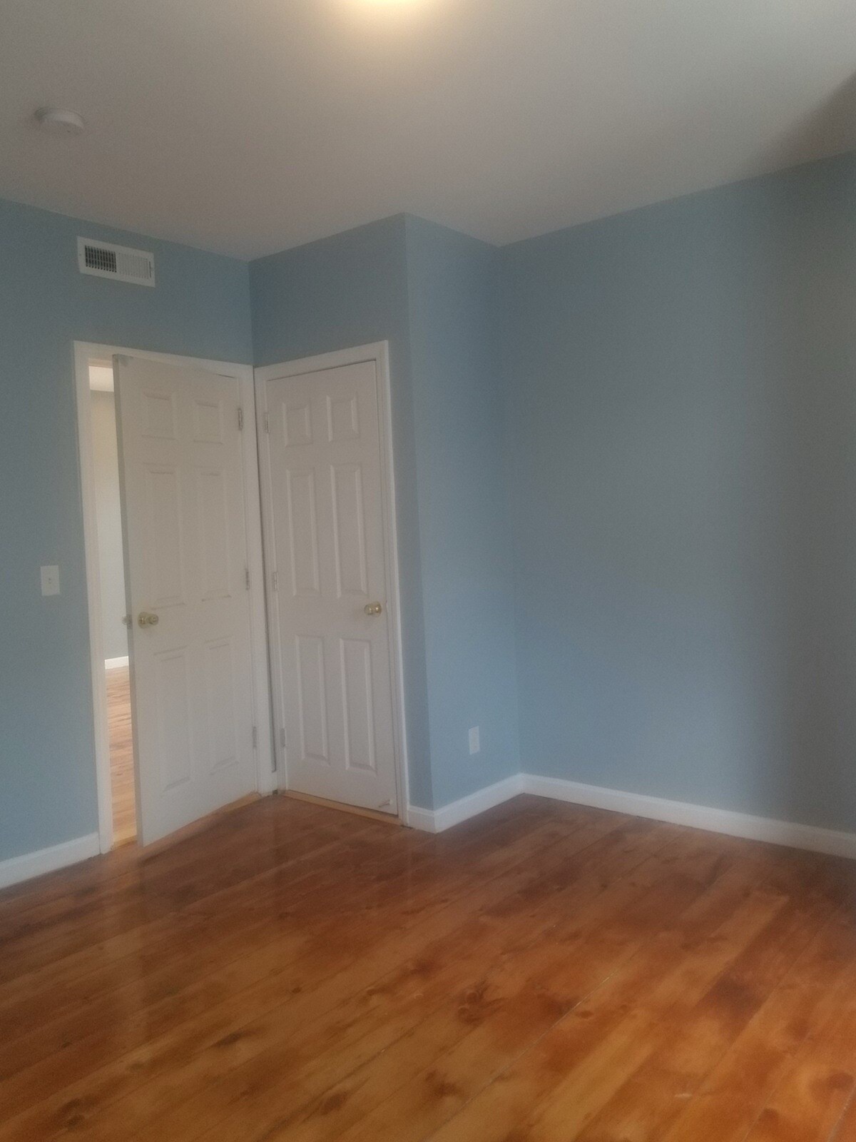 Building Photo - 69 Catharine St