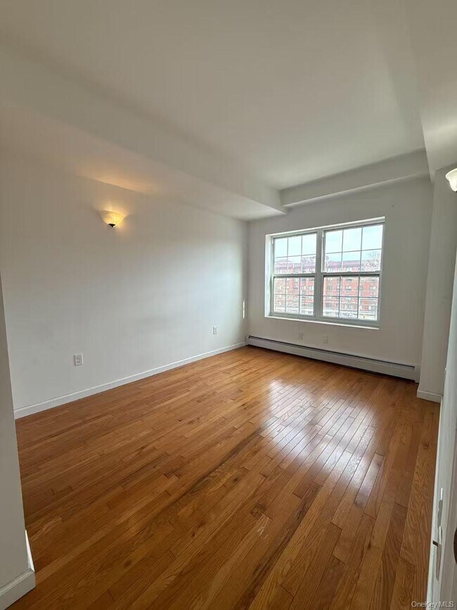 Building Photo - 71-66 Parsons Blvd