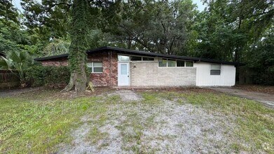 Building Photo - 1053 Cherbourg Ave E
