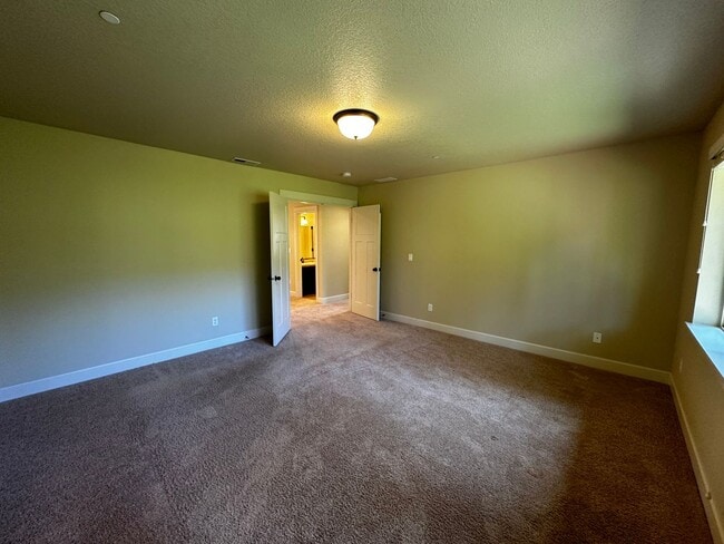 Building Photo - Beautiful 4-Bedroom Home in the Hills of W...