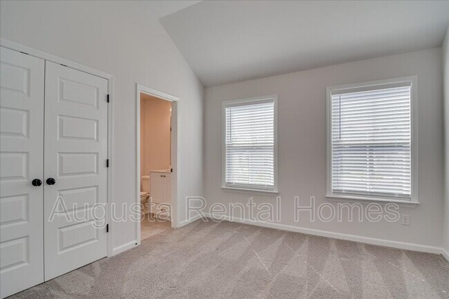 Building Photo - 528 Fermoy Ln