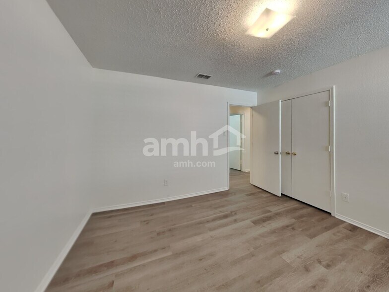 Building Photo - 3913 Country Ln