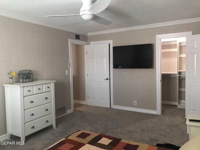 Building Photo - 252 Shadow Mountain Dr