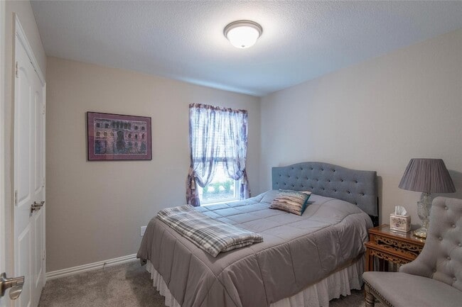 Building Photo - 7633 Rampart Dr