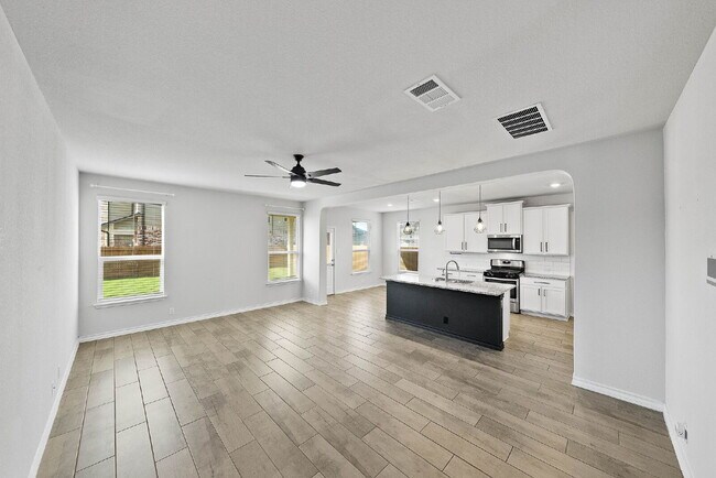 Building Photo - Spacious 5-Bedroom Rental on Oversized Cor...