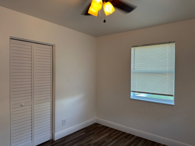 Building Photo - 110 SE El Sito Ct