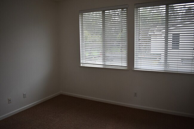 Building Photo - 1234 Catalina Dr