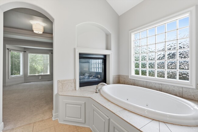 Building Photo - 9638 Zarda Dr