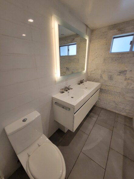 Building Photo - 947 4th St