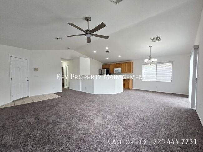 Building Photo - *ADORABLE, BRIGHT AND OPEN 3 BED/ 2 BATH H...