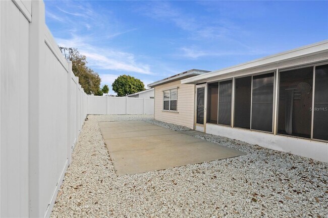 Building Photo - 2814 20th Ave Dr W