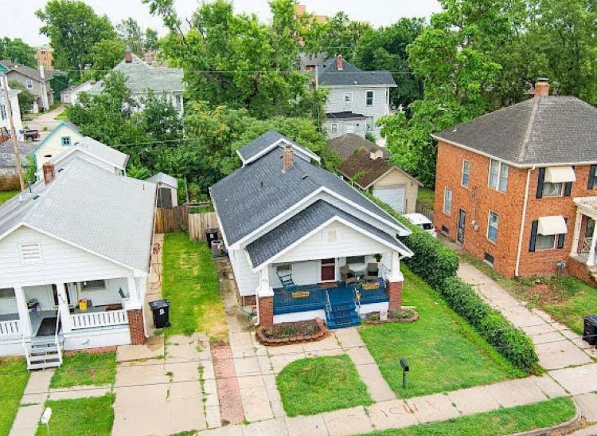 Building Photo - 423 Putnam Ave