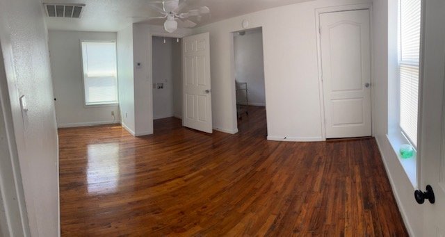 Building Photo - Spacious Upstairs 1-Bedroom Apartment in Downtown Stephenville