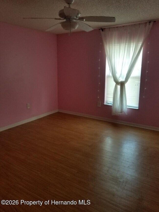 Building Photo - 6289 Freeport Dr