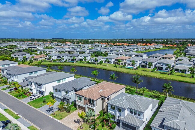 Building Photo - 8283 Royal County Down Rd