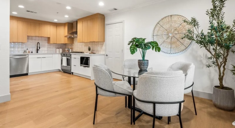 Building Photo - 1380 Pauline Dr