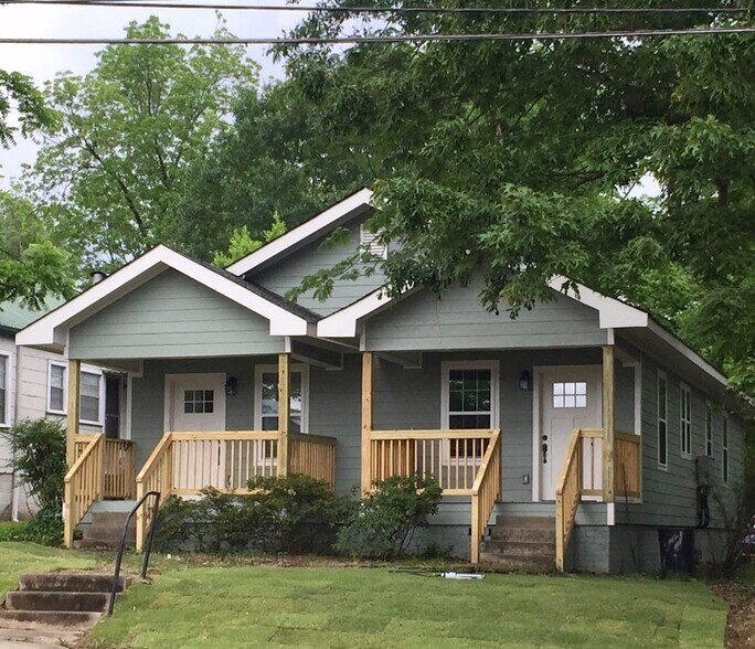 Building Photo - 1709 Oxmoor Rd