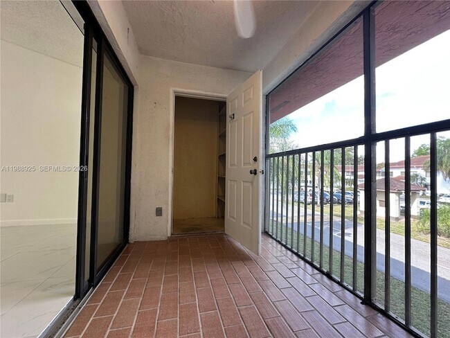 Building Photo - 9702 SW 138th Ave