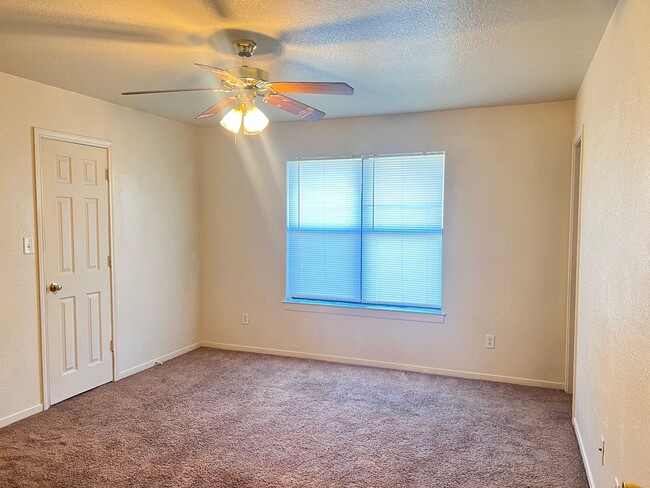 Building Photo - 4505 John David Dr