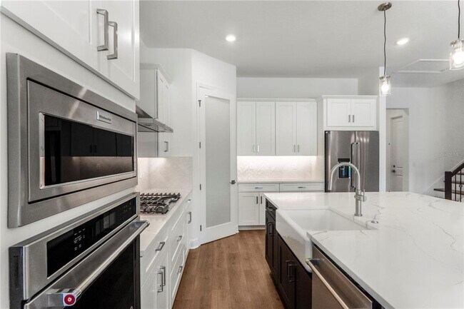 Building Photo - 16120 Volterra Point