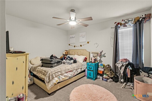 Building Photo - 606 Lantana St